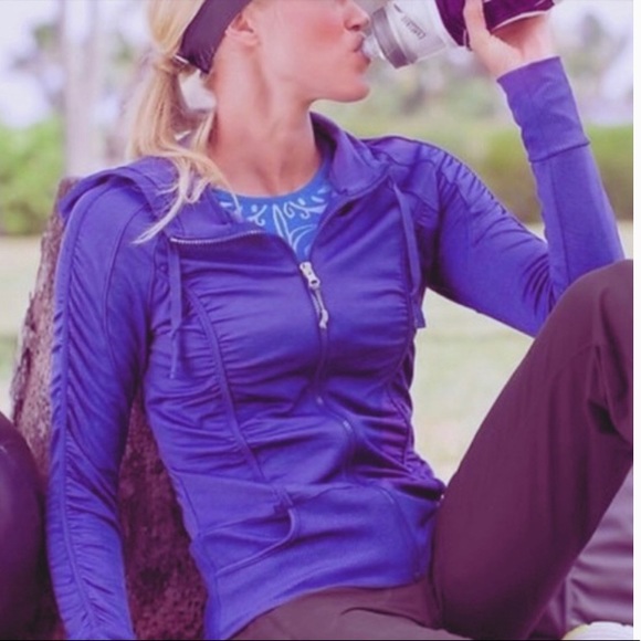 Athleta Tops - ATHLETA Ruched Circuit Hoodie size S
